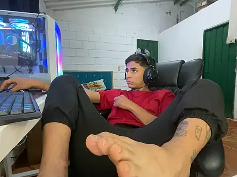 Max TheHorseDick online show from 04.06.26