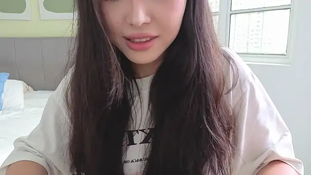 Snapshot of TammiLou chatting on 11.15.25 TammiLou online show from 11.15.25