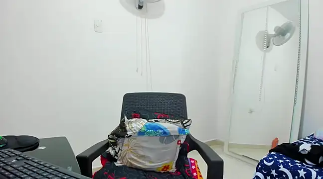 HUGEBOOBS MILF online show from 12.28.24