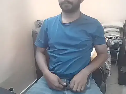 Snapshot of redvelvet_4 chatting on 11.13.25 redvelvet 4 online show from 11.13.25