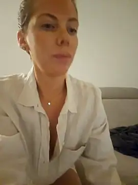 novaforyou1 online show from 10.21.25