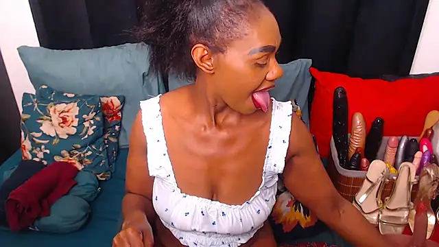 sexybootylicious online show from 10.17.25