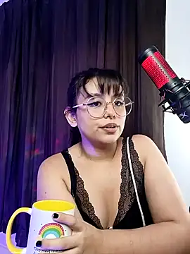 Snapshot of mary_diaz1 chatting on 01.04.25 mary diaz1 online show from 01.04.25