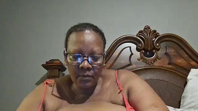 Snapshot of SEXYBOOBSNASS chatting on 01.05.25 SEXYBOOBSNASS online show from 01.05.25