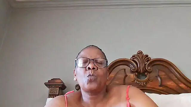 Snapshot of SEXYBOOBSNASS chatting on 02.04.25 SEXYBOOBSNASS online show from 02.04.25