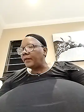 Snapshot of SEXYBOOBSNASS chatting on 09.17.25 SEXYBOOBSNASS online show from 09.17.25