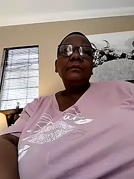 Snapshot of SEXYBOOBSNASS chatting on 09.27.25 SEXYBOOBSNASS online show from 09.27.25