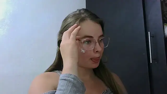 HellenMiyer1111 online show from 04.21.26