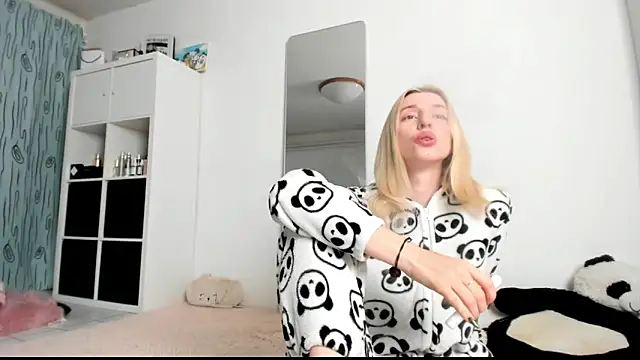 KenzieDawton online show from 02.19.25