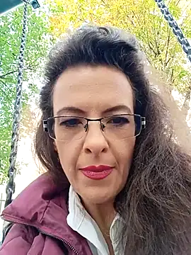 RebeccaNoble online show from 10.18.25