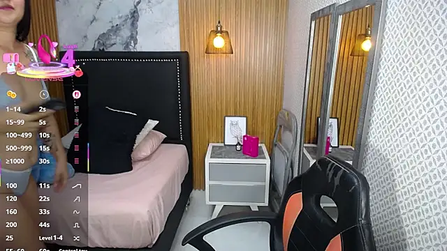 BIANCAROY1 online show from 10.24.25