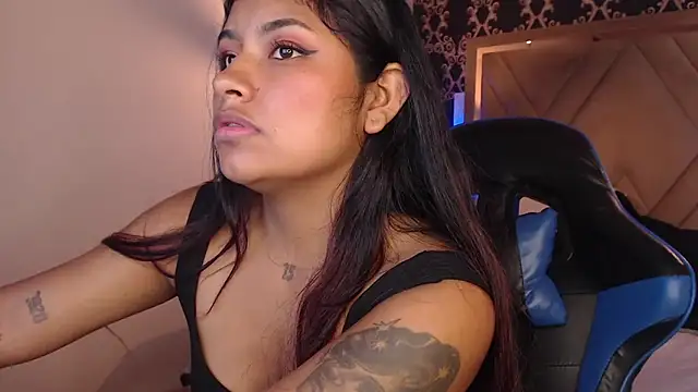 ChantalPetit online show from 04.10.26