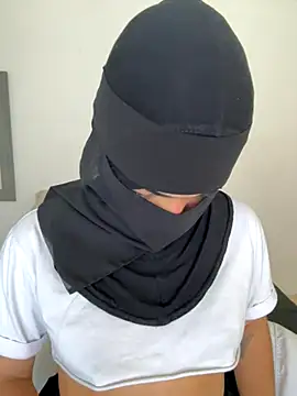 Snapshot of radiagazali chatting on 11.29.25 radiagazali online show from 11.29.25