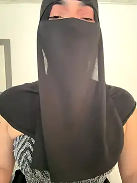 Snapshot of radiagazali chatting on 12.15.25 radiagazali online show from 12.15.25