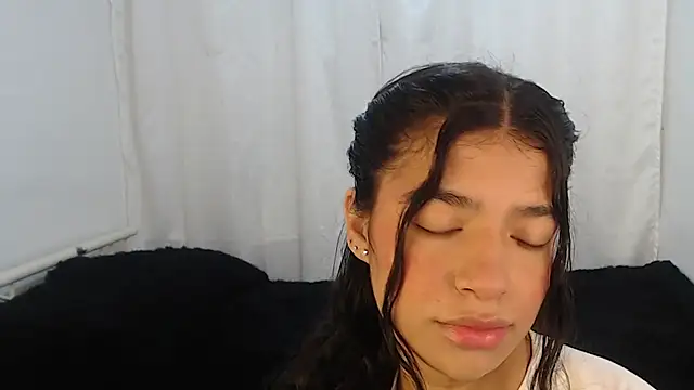 Snapshot of Liz_Galactic chatting on 12.15.24 Liz Galactic online show from 12.15.24