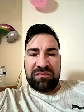 Snapshot of Miguelpm04 chatting on 11.13.25 Miguelpm04 online show from 11.13.25