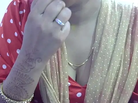 Snapshot of Your_wild_Dia chatting on 10.18.25 Your wild Dia online show from 10.18.25