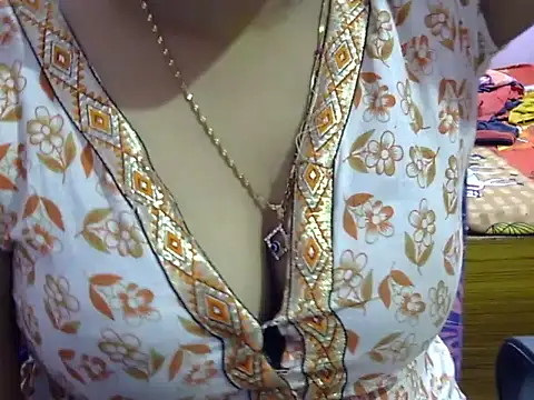 Snapshot of Your_wild_Dia chatting on 10.29.25 Your wild Dia online show from 10.29.25