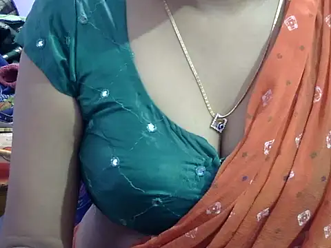 Snapshot of Your_wild_Dia chatting on 11.16.25 Your wild Dia online show from 11.16.25