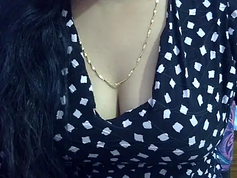 Snapshot of Your_wild_Dia chatting on 12.15.25 Your wild Dia online show from 12.15.25