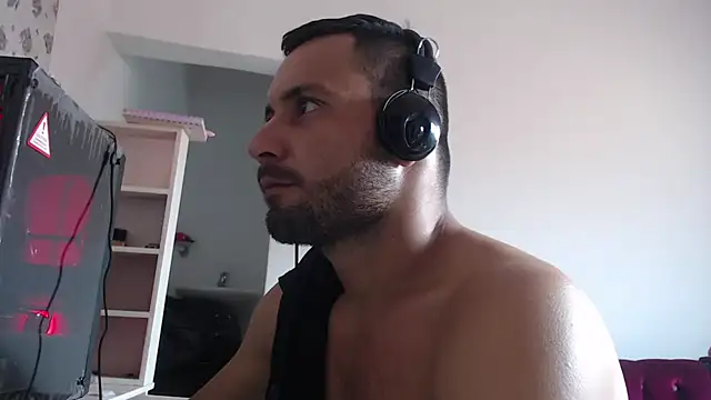 Snapshot of body_x29 chatting on 03.17.25 body x29 online show from 03.17.25