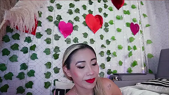 isis lov online show from 02.08.25