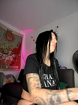 kiaraglam2 online show from 10.15.25