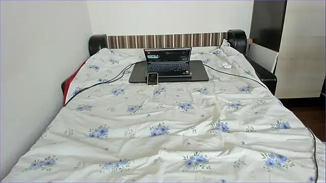 sweet-tinqerbell online show from 06.12.26