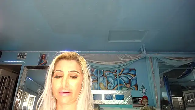 Snapshot of ADRIANNA_FOX chatting on 02.05.25 ADRIANNA FOX online show from 02.05.25