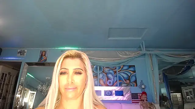 Snapshot of ADRIANNA_FOX chatting on 02.06.25 ADRIANNA FOX online show from 02.06.25
