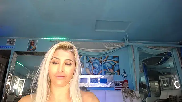 Snapshot of ADRIANNA_FOX chatting on 02.10.25 ADRIANNA FOX online show from 02.10.25