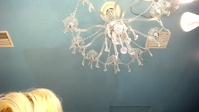 Snapshot of ADRIANNA_FOX chatting on 02.20.25 ADRIANNA FOX online show from 02.20.25