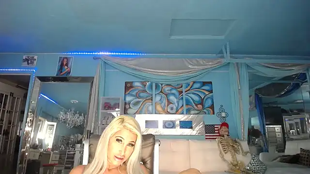 Snapshot of ADRIANNA_FOX chatting on 02.22.25 ADRIANNA FOX online show from 02.22.25