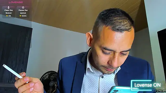 Snapshot of jhonyalzate2 chatting on 11.06.25 jhonyalzate2 online show from 11.06.25