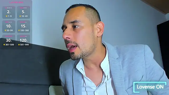 Snapshot of jhonyalzate2 chatting on 11.14.25 jhonyalzate2 online show from 11.14.25