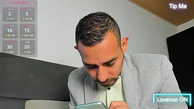 jhonyalzate2 online show from 05.30.26