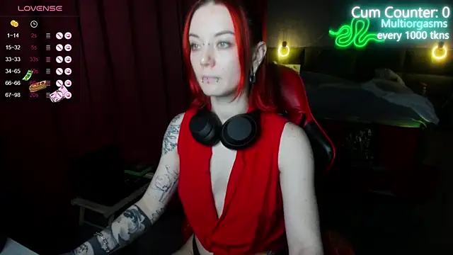Snapshot of MaxPhoenixx chatting on 12.02.24 MaxPhoenixx online show from 12.02.24