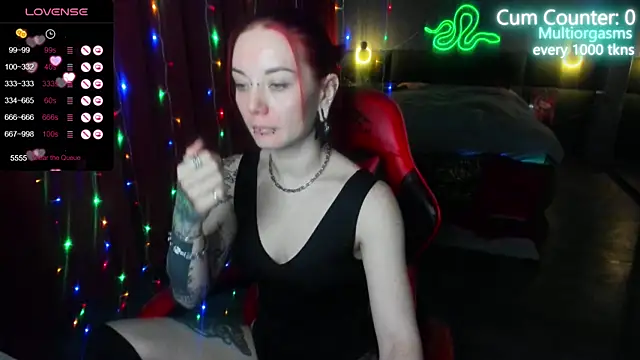 Snapshot of MaxPhoenixx chatting on 02.16.25 MaxPhoenixx online show from 02.16.25