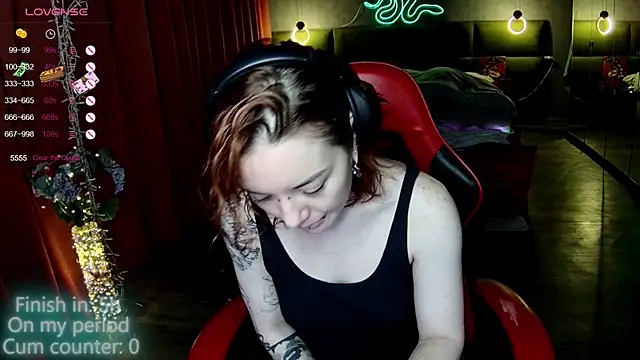 Snapshot of MaxPhoenixx chatting on 10.05.25 MaxPhoenixx online show from 10.05.25
