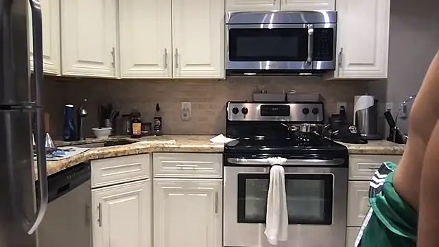 BigGuyMuscle online show from 11.10.25