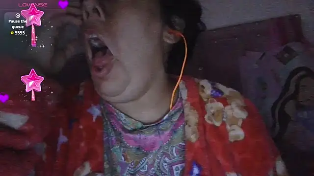 Snapshot of annarose19 chatting on 06.11.26 annarose19 online show from 06.11.26