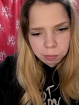 Zuli Kiska online show from 11.14.25