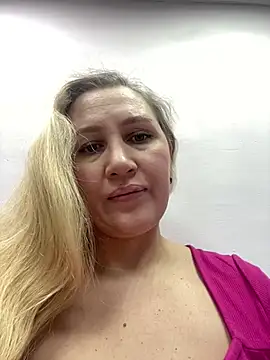 YourBlondee online show from 01.25.25