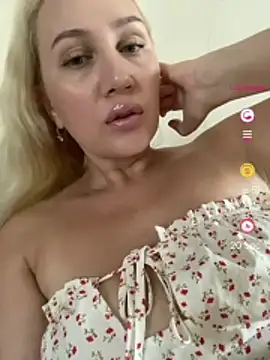 Snapshot of YourBlondee chatting on 07.09.26 YourBlondee online show from 07.09.26