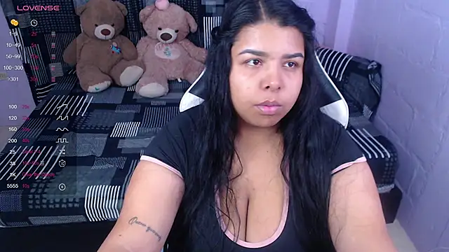 SaLomeJonees online show from 10.11.25
