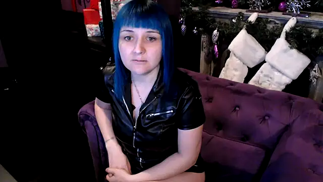 Snapshot of beauty-of-pain chatting on 12.16.25 beauty-of-pain online show from 12.16.25