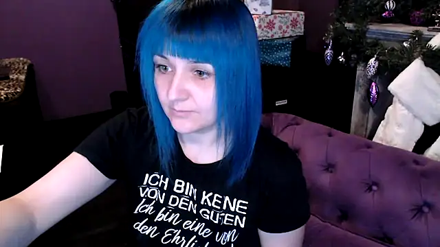 Snapshot of beauty-of-pain chatting on 12.22.25 beauty-of-pain online show from 12.22.25