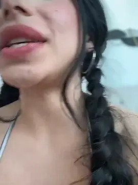 LoveLillyy online show from 01.28.25