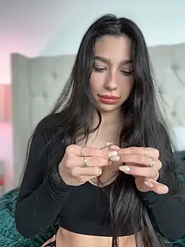 LoveLillyy online show from 01.29.25