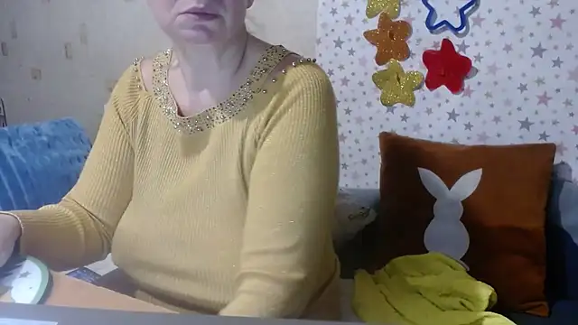 QueenLana online show from 11.07.25